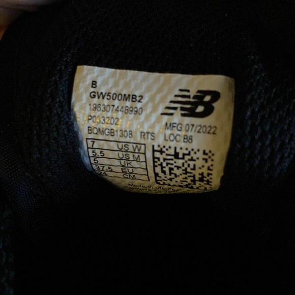 Size 7 New Balance tennis shoes - Picture 5 of 5